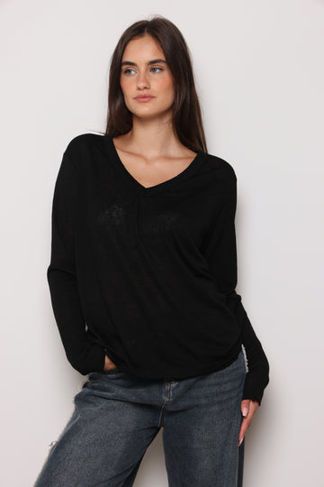 חולצת וי סלאב קרעים כפפה