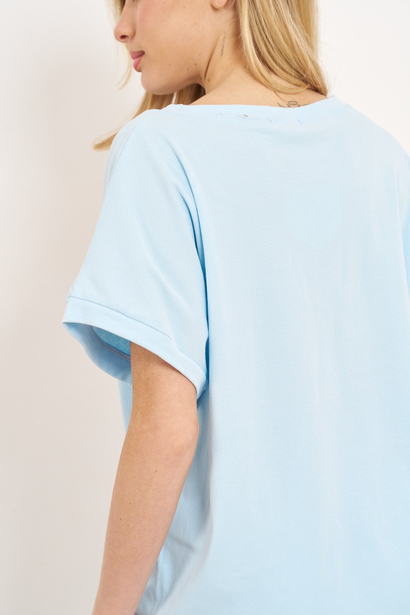 חליפת הדס לוגו רקום