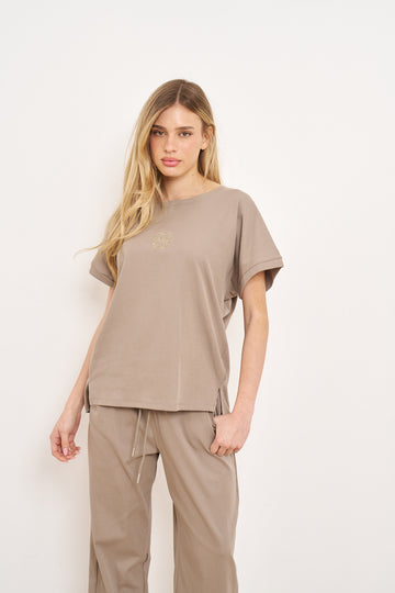 חליפת הדס לוגו רקום