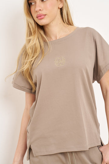 חליפת הדס לוגו רקום