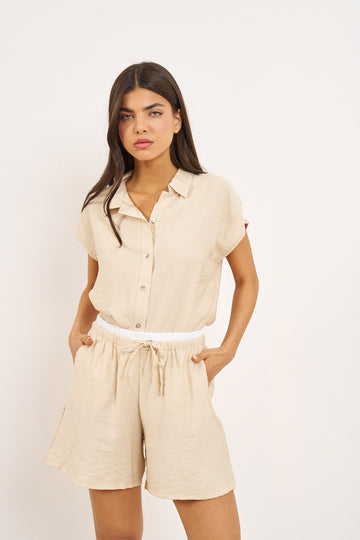 חליפת שורט קרפ מכופתרת