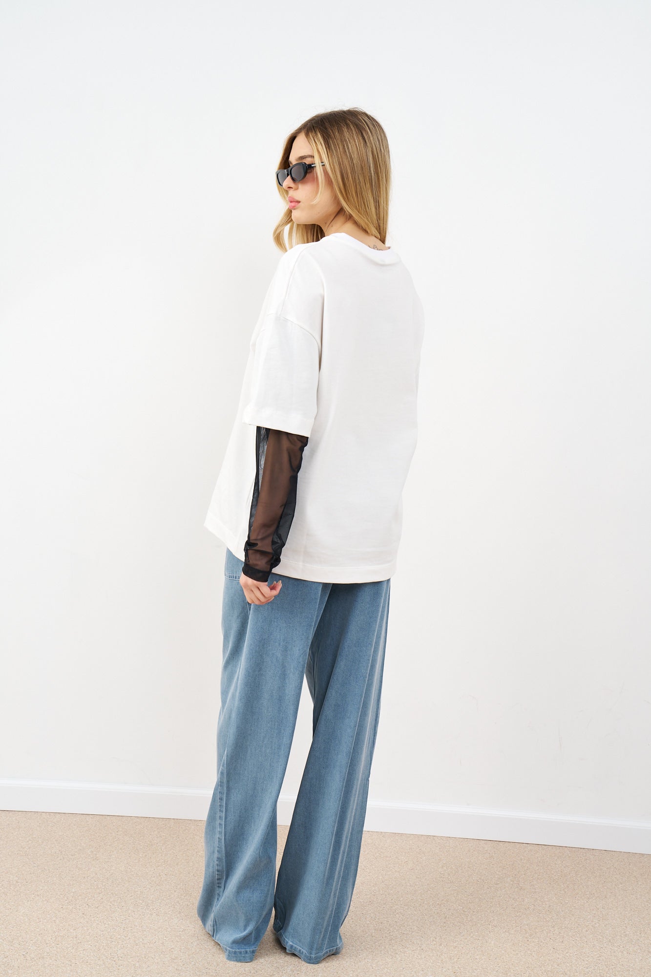 חולצת אוברסייז שרוול שיפון לבן | שחור