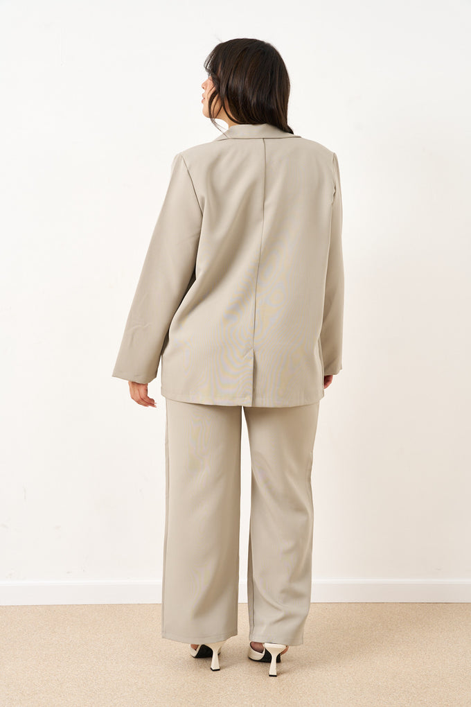 חליפת בלייזר ויקטוריה