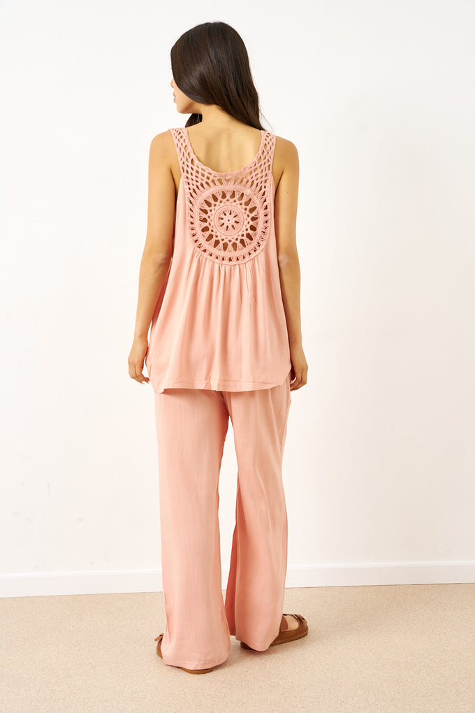 חליפת גל פשתן תחרה