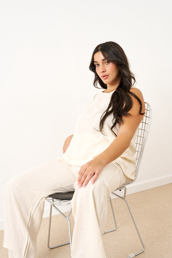 חליפת גל פשתן תחרה