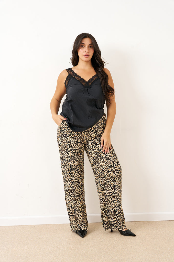 גופיית רומי תחרה