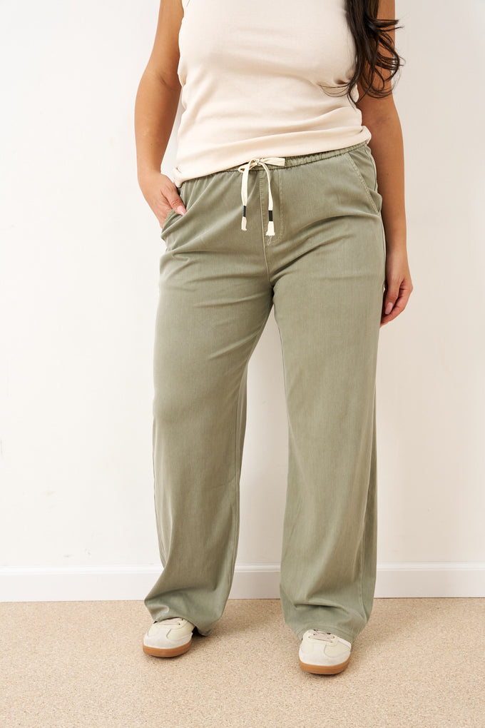 מכנסי פייזלי מתרחבים