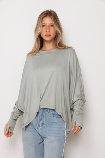 חולצת אוברסייז עטלף כפפה