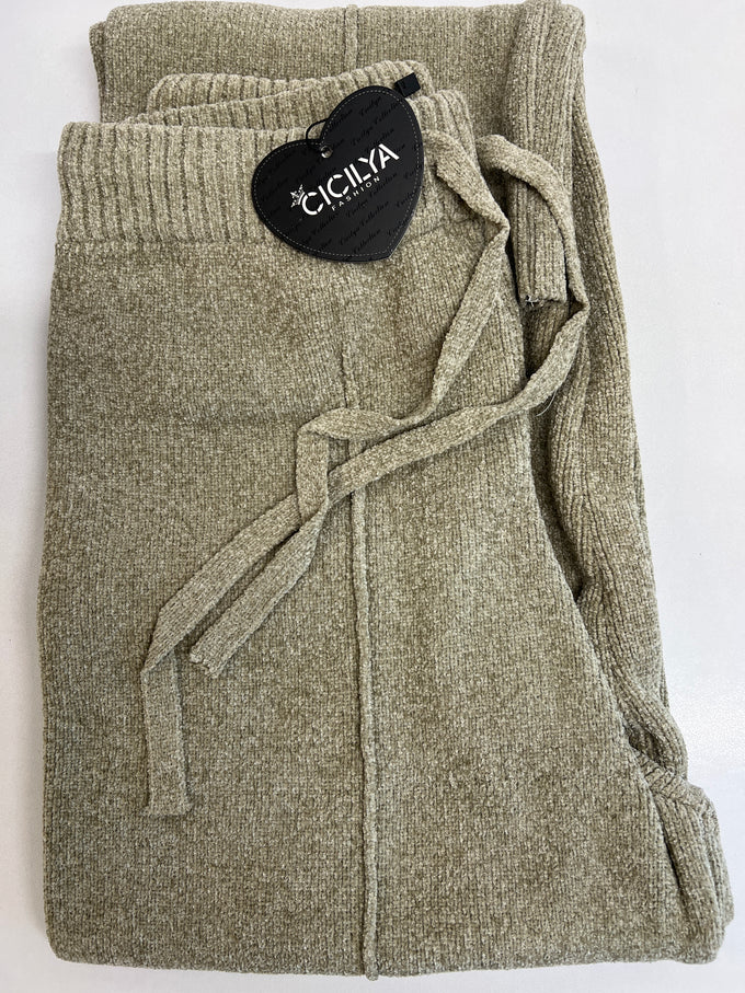 מכנסי סריג מתרחבים