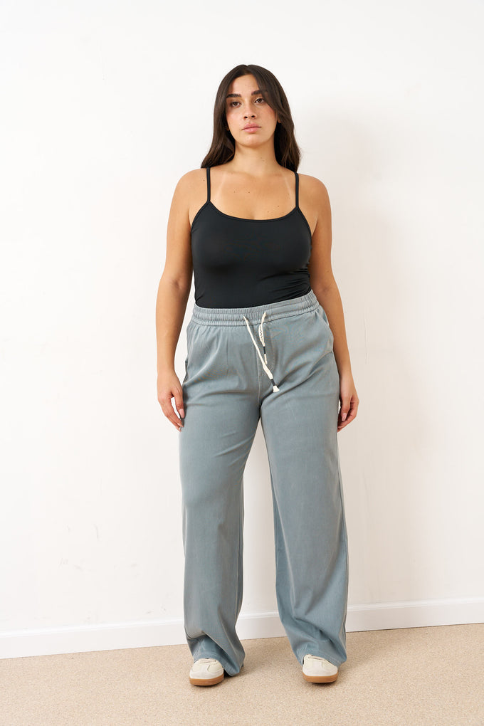 גופיה ספגטי BASIC