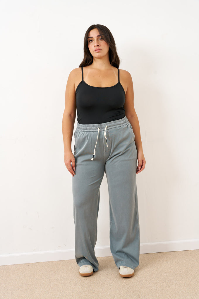 גופיה ספגטי BASIC