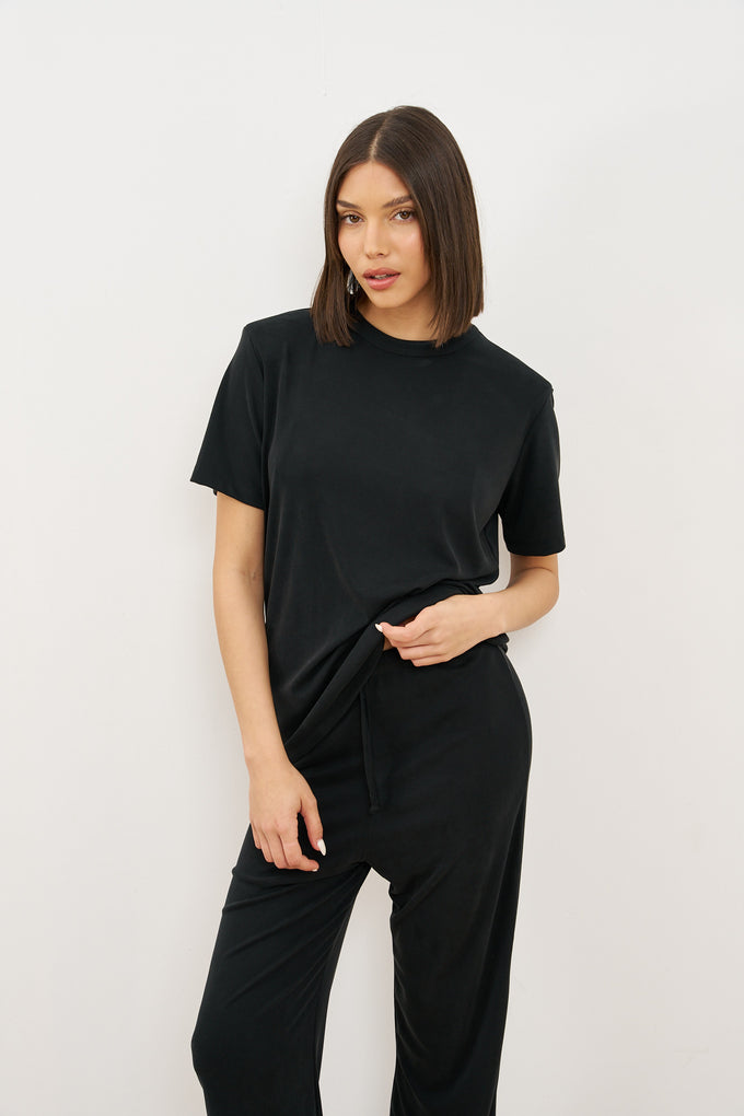 חליפת ניקי כותפות מודאל