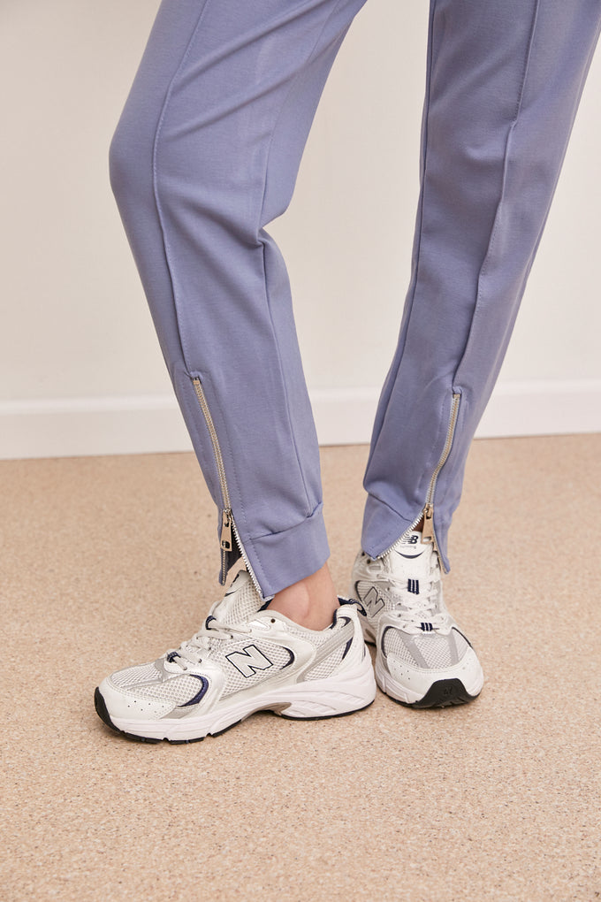 חליפת וי ג'רסי רוכסנים