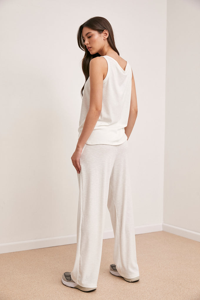 חליפת גופיה לסלי