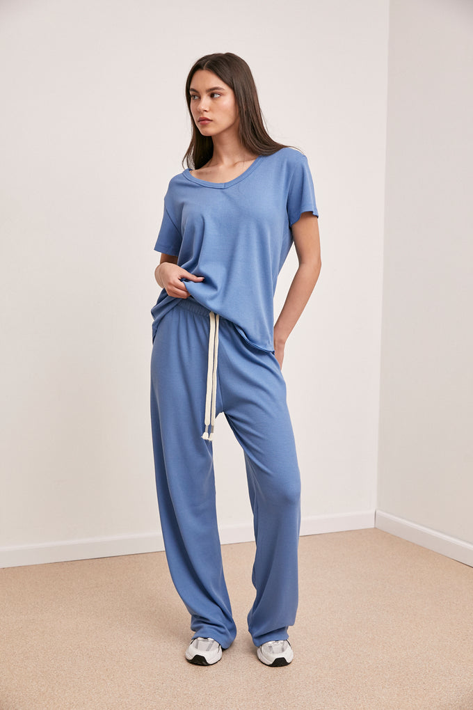 חליפת וי וופל מיליה