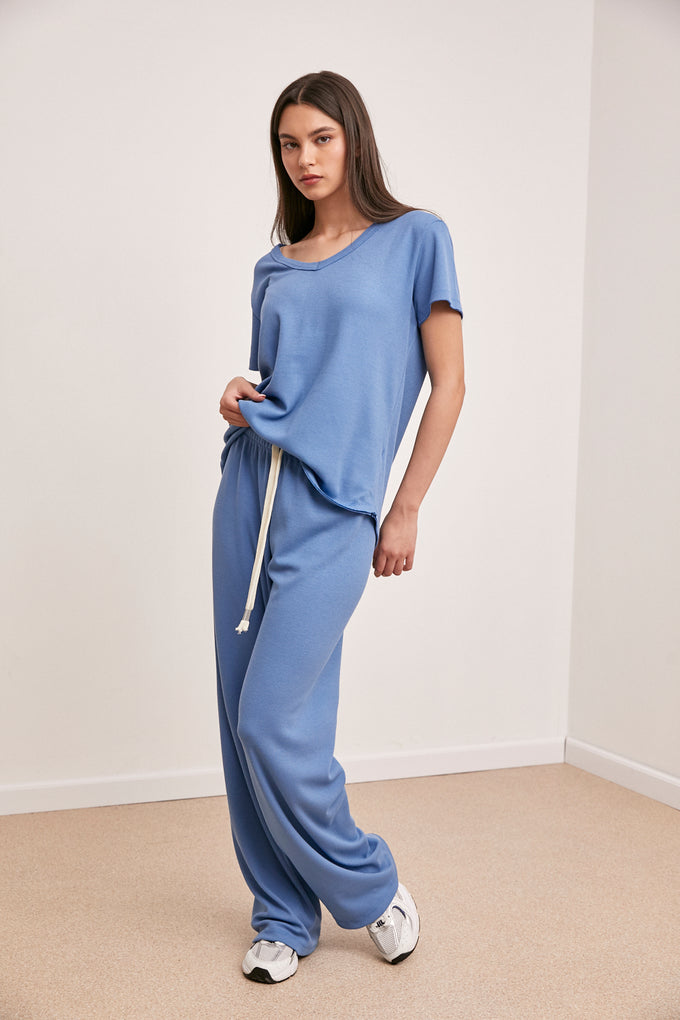 חליפת וי וופל מיליה