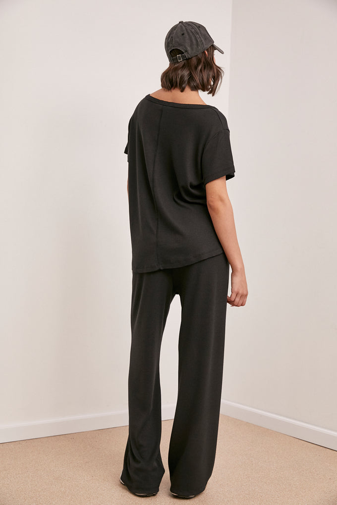 חליפת וי וופל מיליה