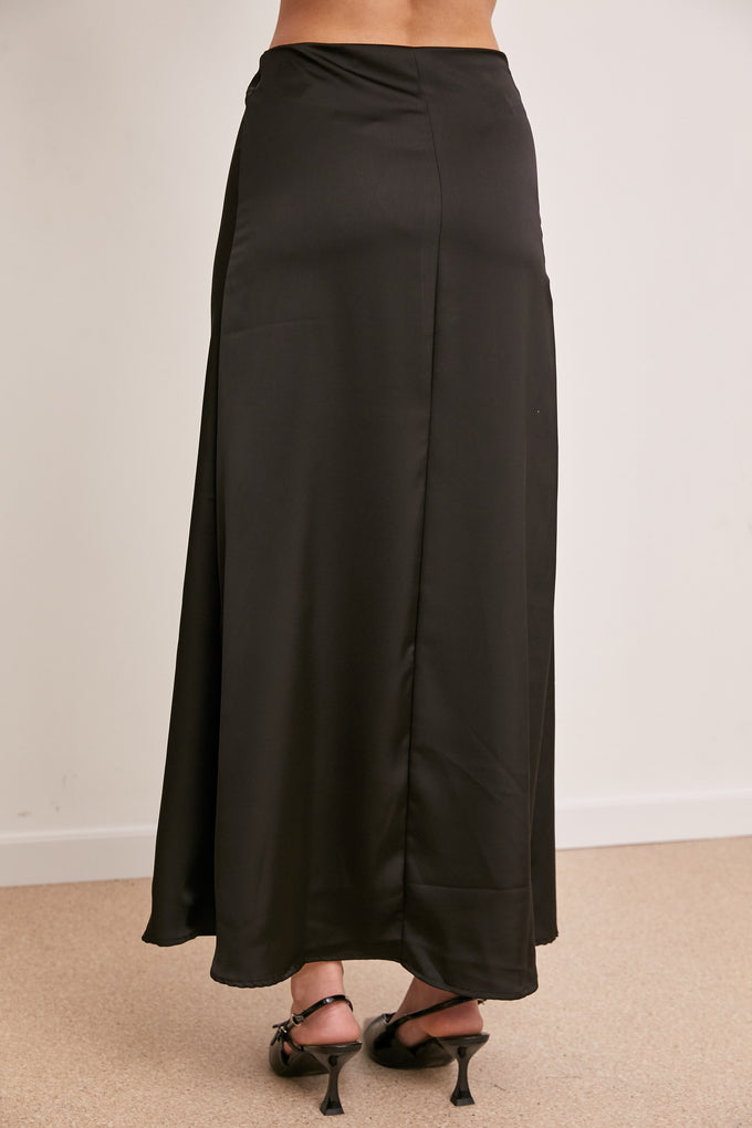 חצאית סאטן רוכסן