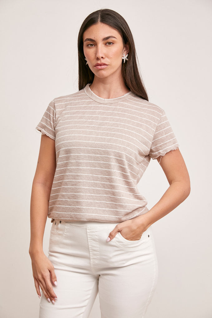 חולצת ניקי פסים גזורה