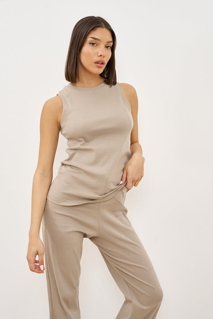 חליפת פיינריב יוליה