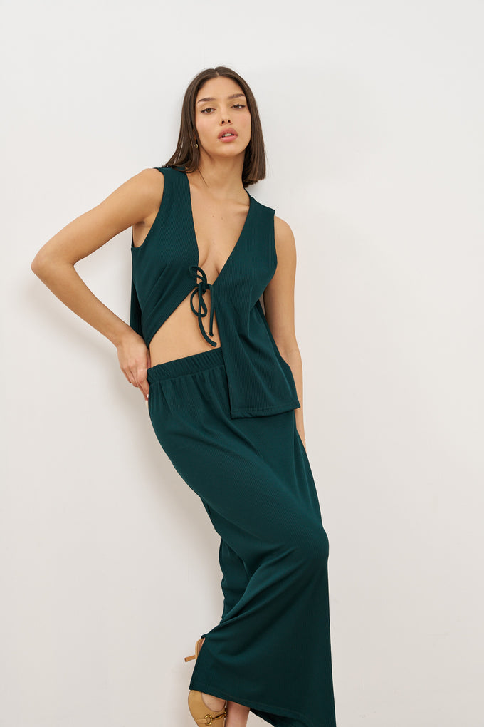 חליפת חצאית ריב קשירות