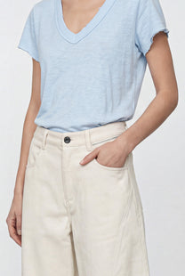 חולצת וי סלאב שקפקפה