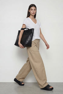 חולצת וי סלאב שקפקפה