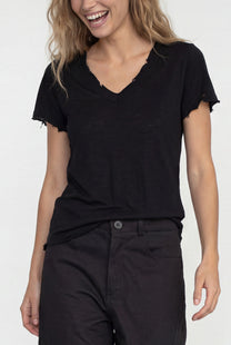 חולצת וי סלאב שקפקפה