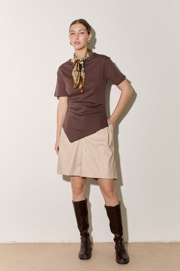 בייסיק ניקי יסמין