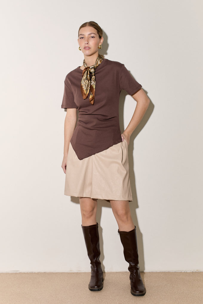 בייסיק ניקי יסמין