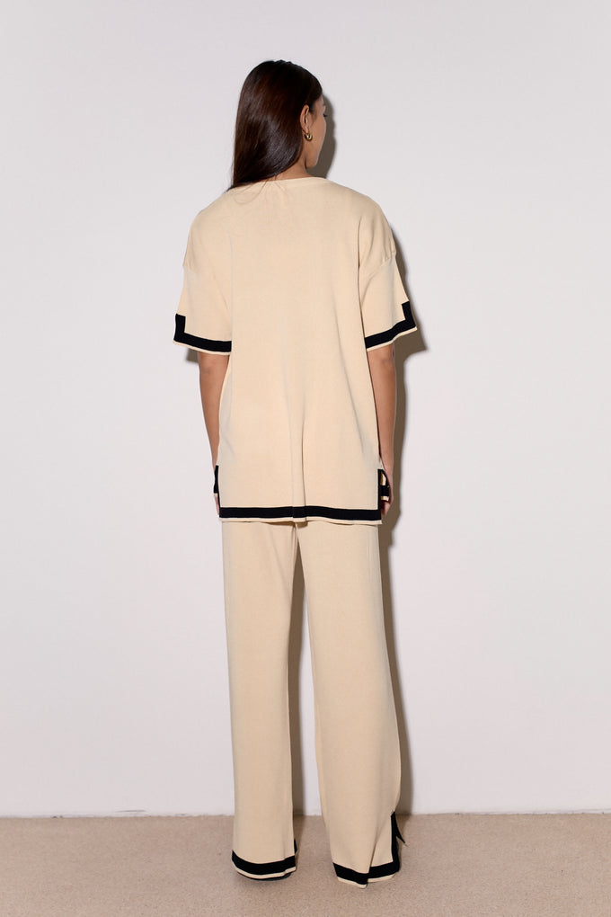 חליפת סריג אלמה