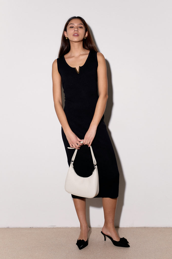 שמלת אבזם וי