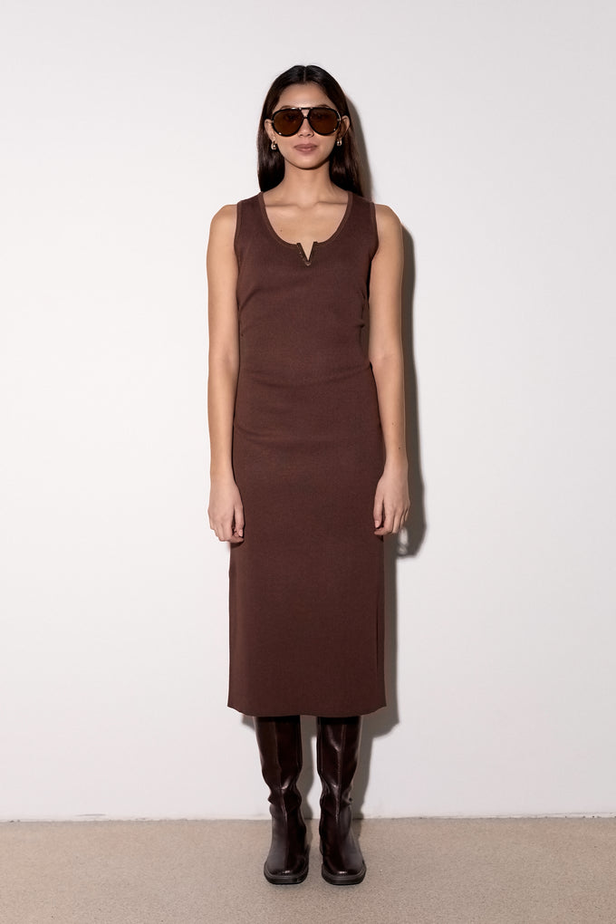 שמלת אבזם וי