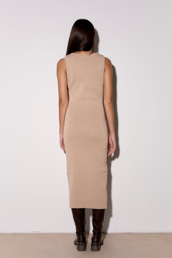 שמלת אבזם וי