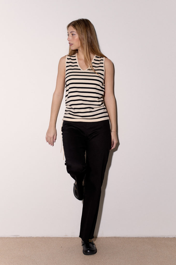 גופית סריג וי פסים