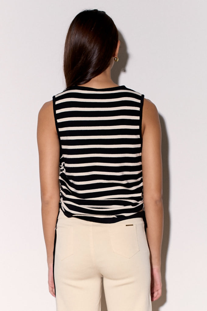 גופית סריג וי פסים