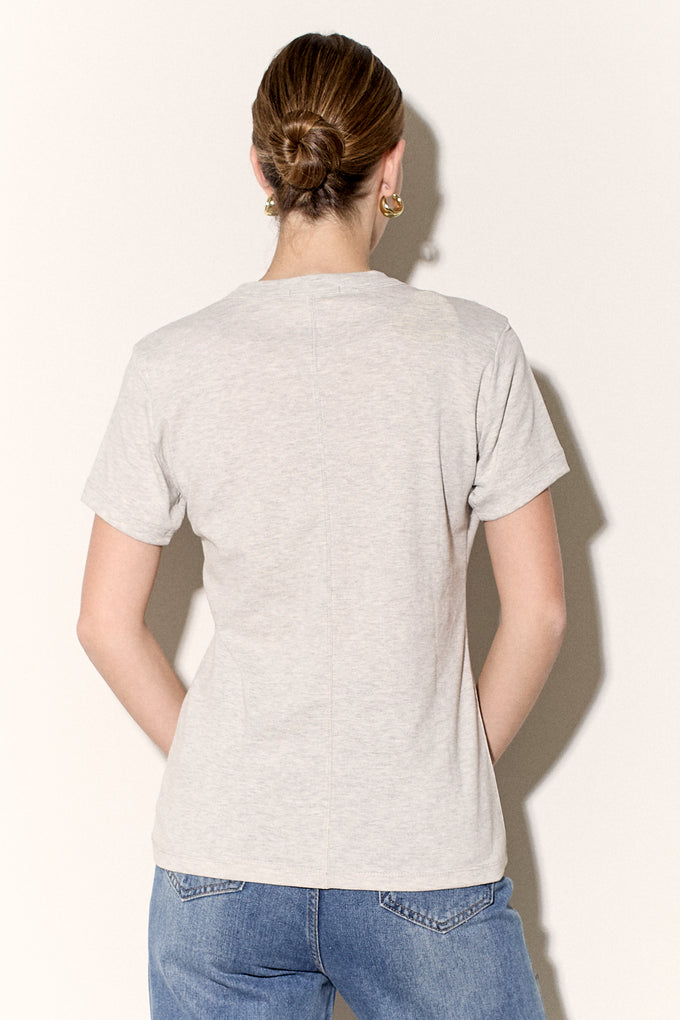 חולצת ניקי פיינריב תפר בגב