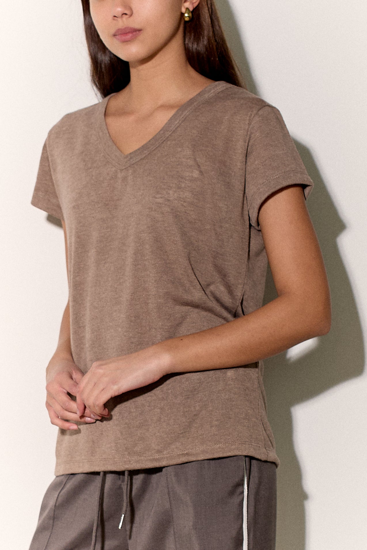 חולצת וי סלאב מוס