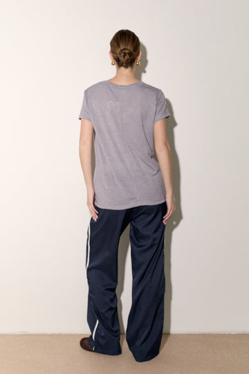 חולצת וי סלאב מוס