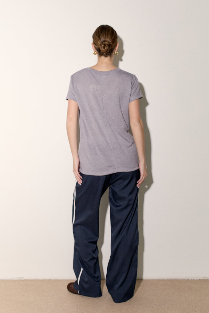 חולצת וי סלאב מוס