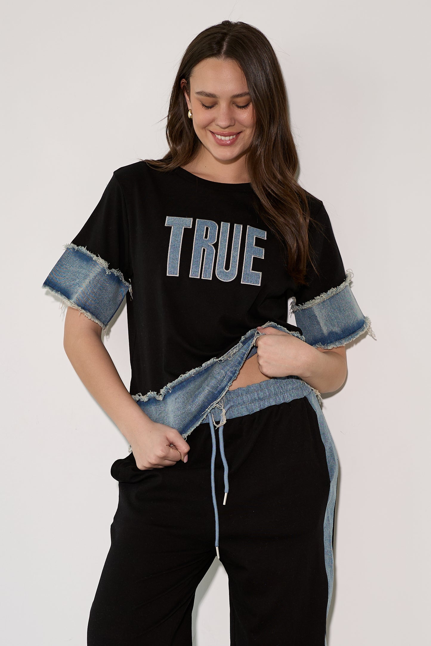 חליפת TRUE שילוב ג'ינס