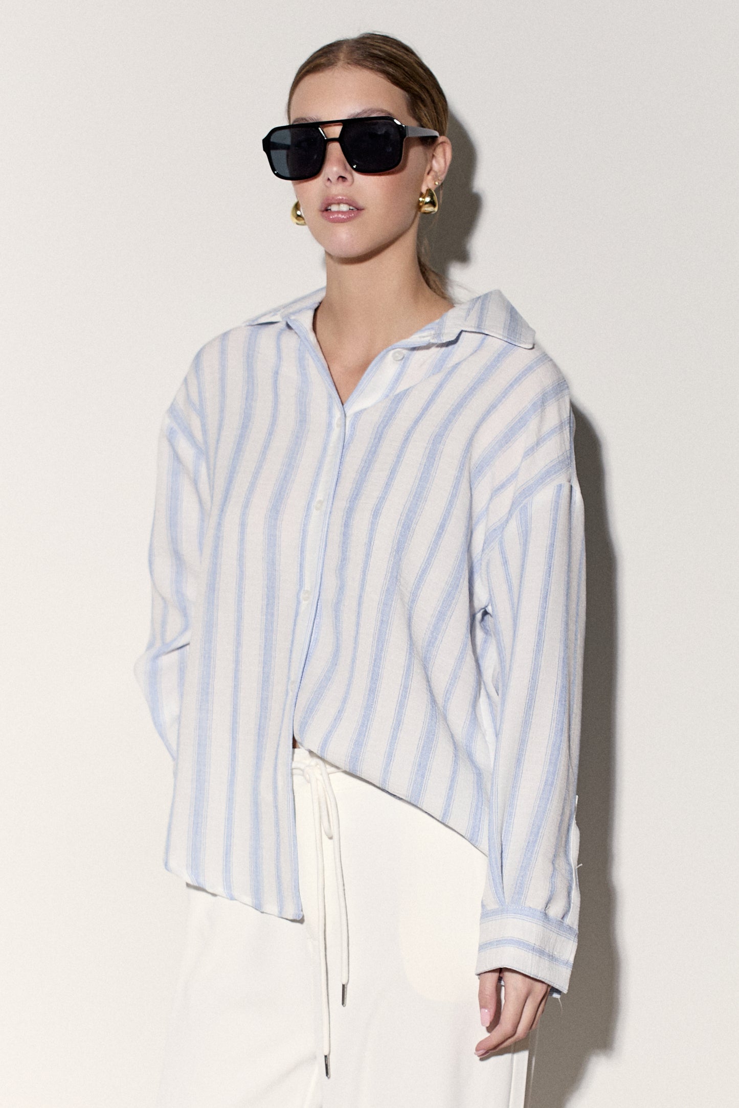 מכופתרת פשתן ג'יימס