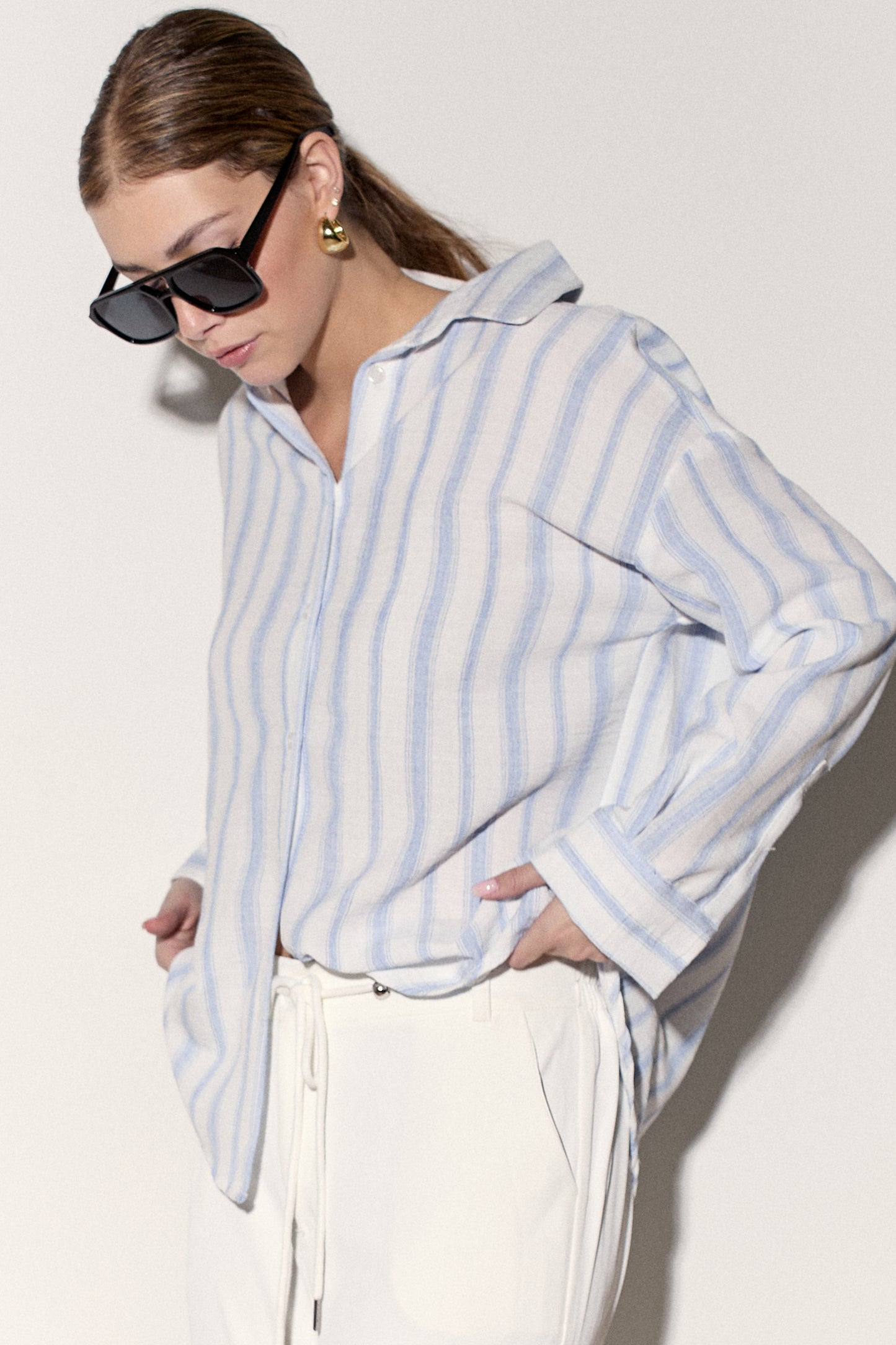 מכופתרת פשתן ג'יימס