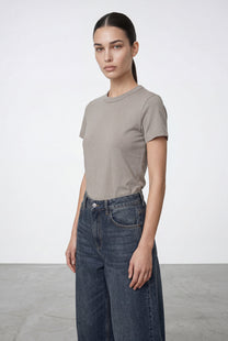 חולצת ניקי פיינריב תפר בגב