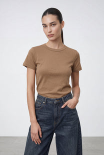 חולצת ניקי פיינריב תפר בגב