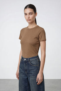 חולצת ניקי פיינריב תפר בגב