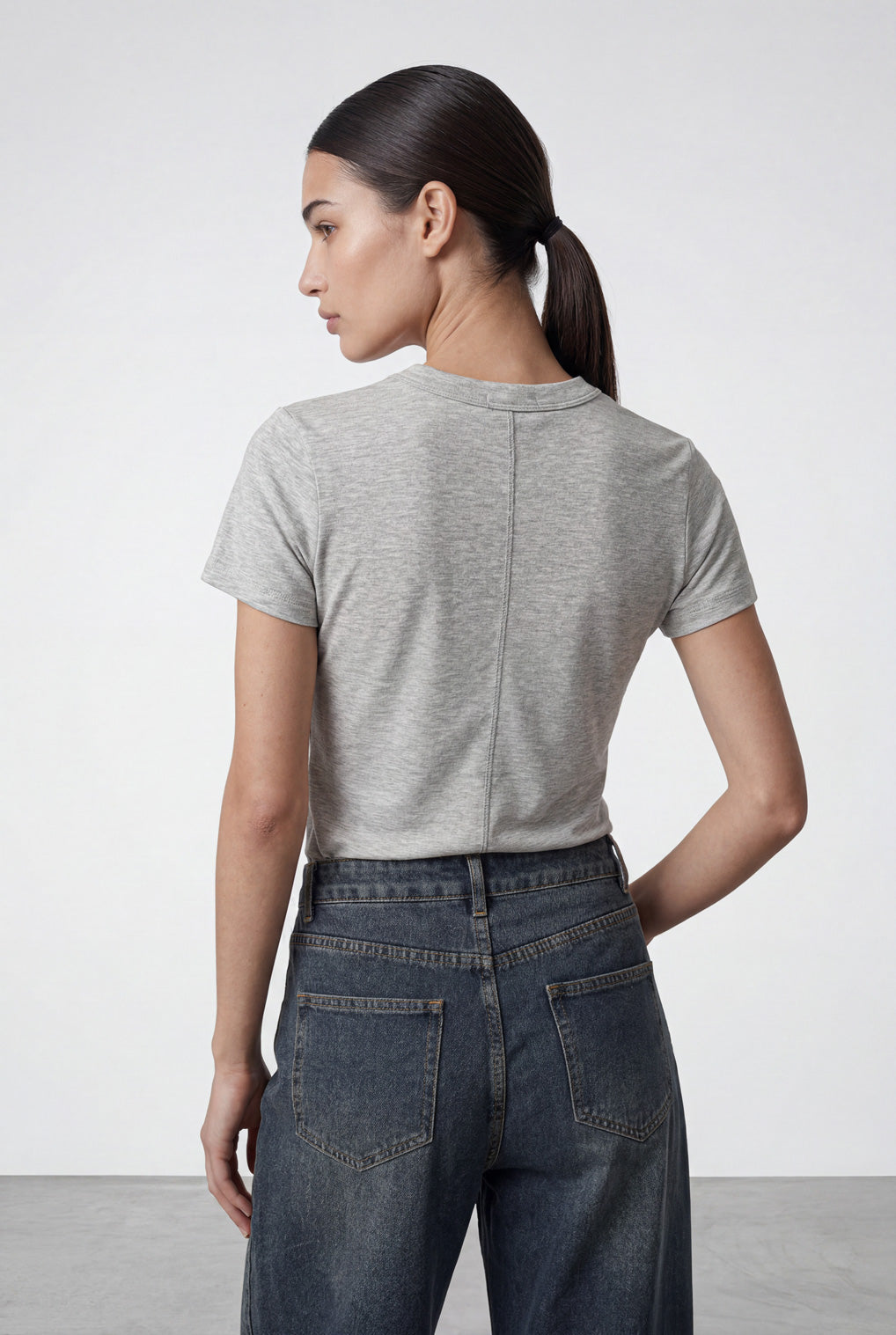 חולצת ניקי פיינריב תפר בגב