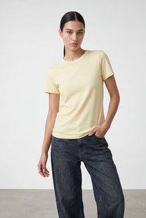 חולצת ניקי פיינריב תפר בגב