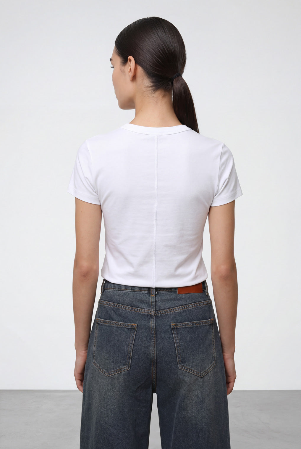 חולצת ניקי פיינריב תפר בגב