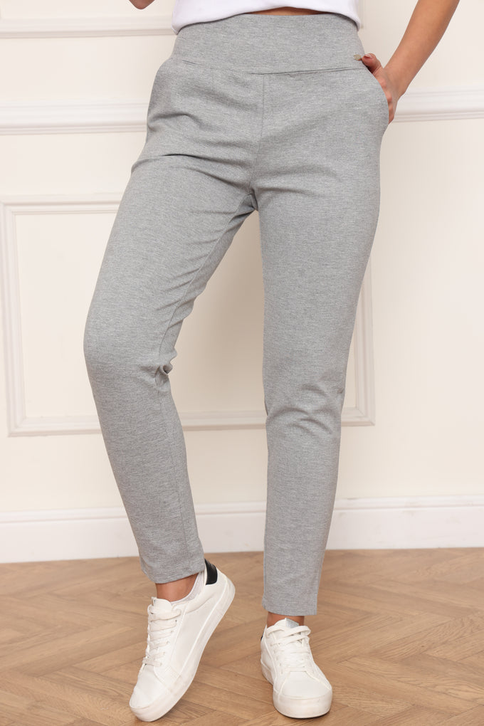 מכנסיים מחטבים חגורה גבוהה